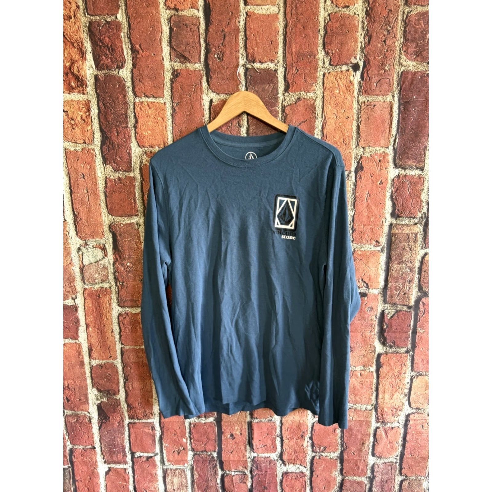 Volcom Volcom Mens Blue Long Sleeve Waffled Graphic T-Shirt L Size Shirt Mens Blues/Graphic 90s Style Size US L / EU 52-54 / 3 - 2 Thumbnail