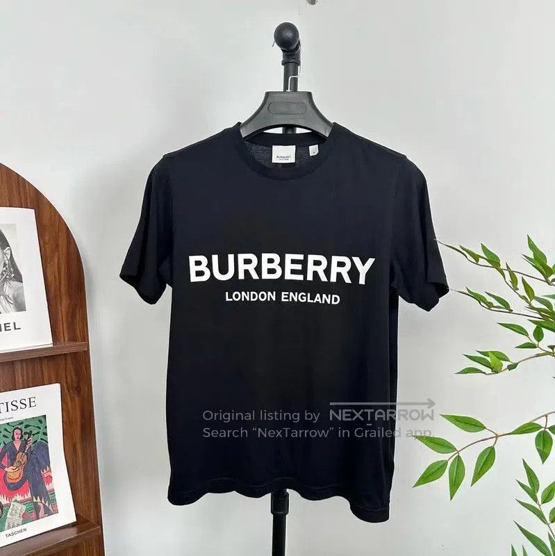 Burberry Burberry Black Cotton Women's T-Shirt. Size M / US 6-8 / IT 42-44 - 1 Thumbnail