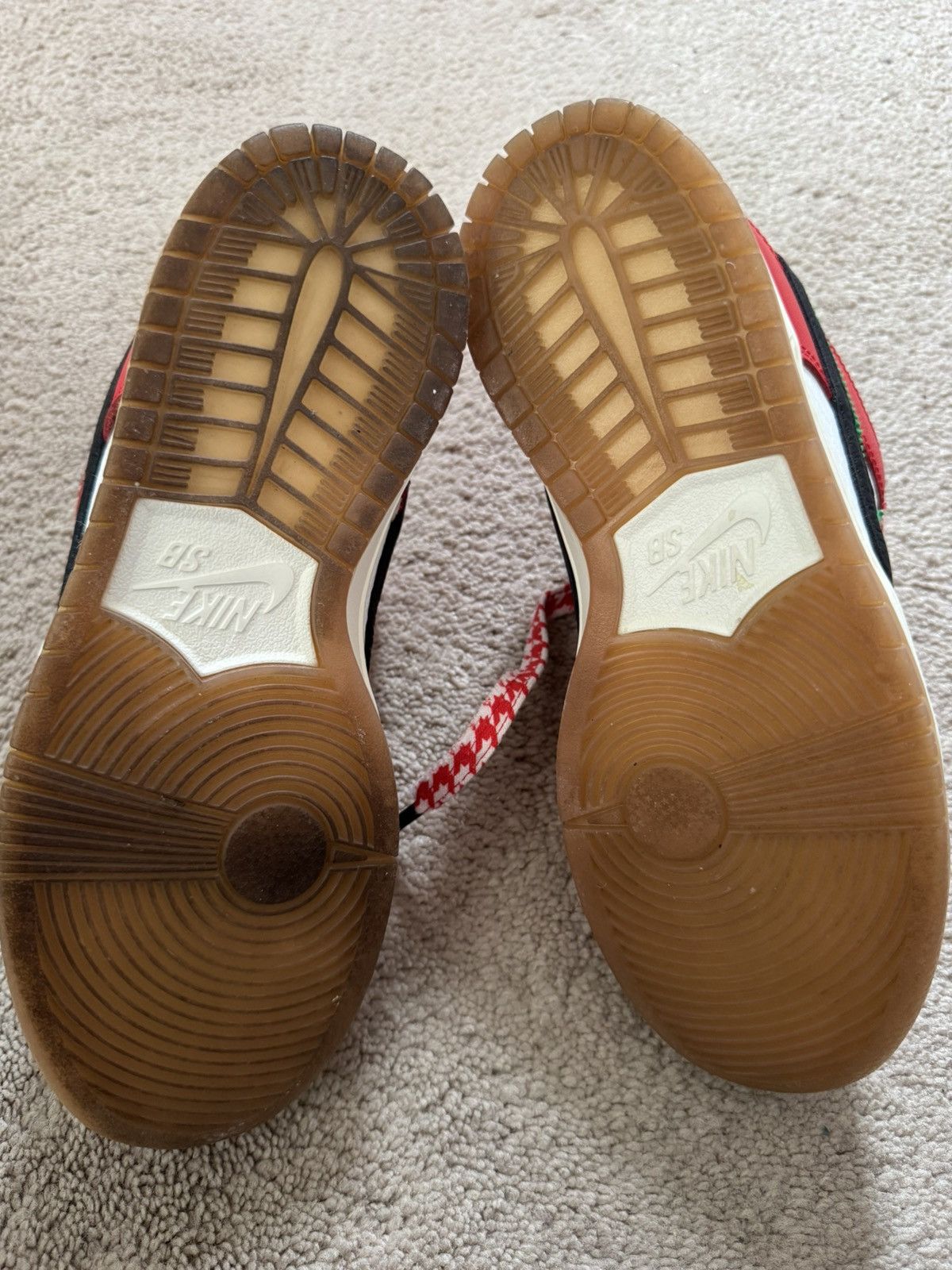 Nike SB NIKE CT2550-600 HABIBI SZ US 5.5 SEE ALL PHOTOS & DESCRIPTI Size US 5.5 / IT 35.5 - 24 Thumbnail