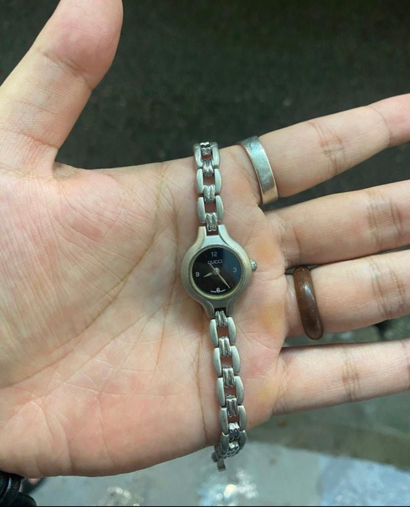 Gucci Gucci bangle watch Size ONE SIZE - 1 Thumbnail