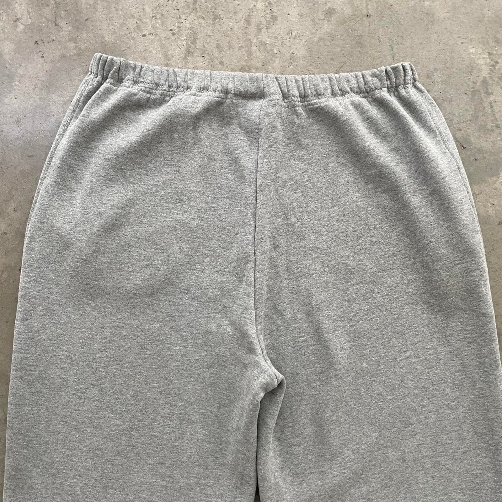 Reebok Vintage Reebok Grey Sweatpants Size US 32 / EU 48 - 4 Thumbnail