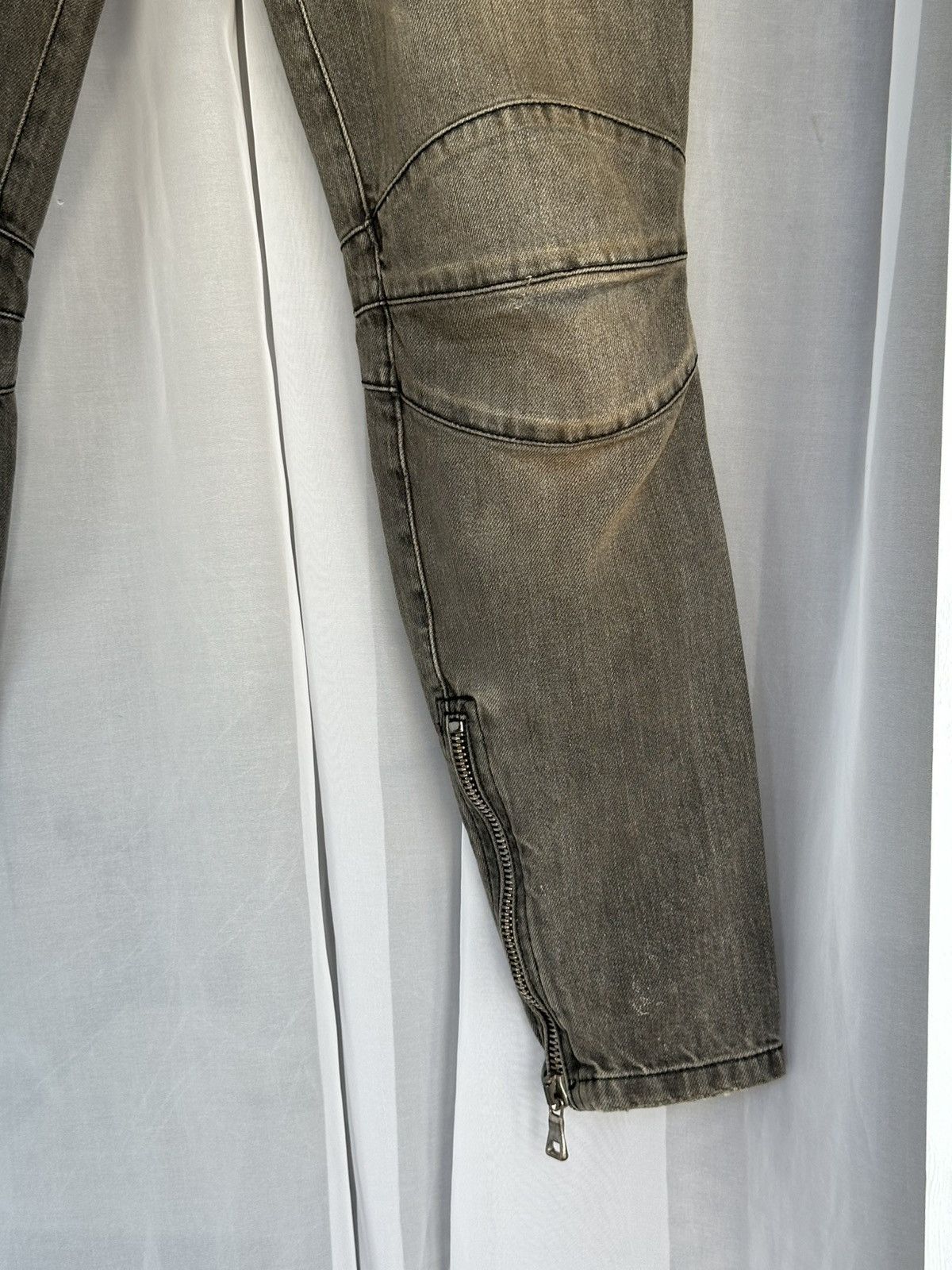 Balmain BALMAIN Decarnin SS 2010 Oil Stained Biker Denim Jeans zip Size 28" / US 6 / IT 42 - 10 Thumbnail