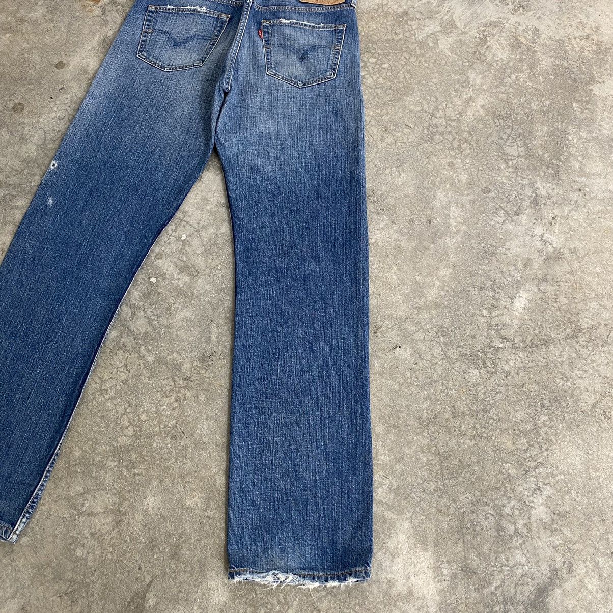 Levi's Size 33x32.5 Vintage 00’s Levis 501 Faded Blue Ripped Jeans Size US 33 - 18 Thumbnail