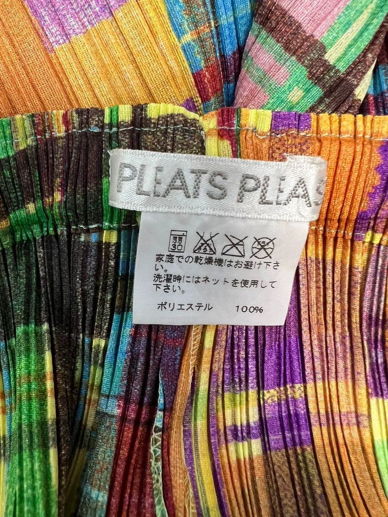 Issey Miyake Issey Miyake size:3 Rainbow shorts Size 31" - 3 Thumbnail
