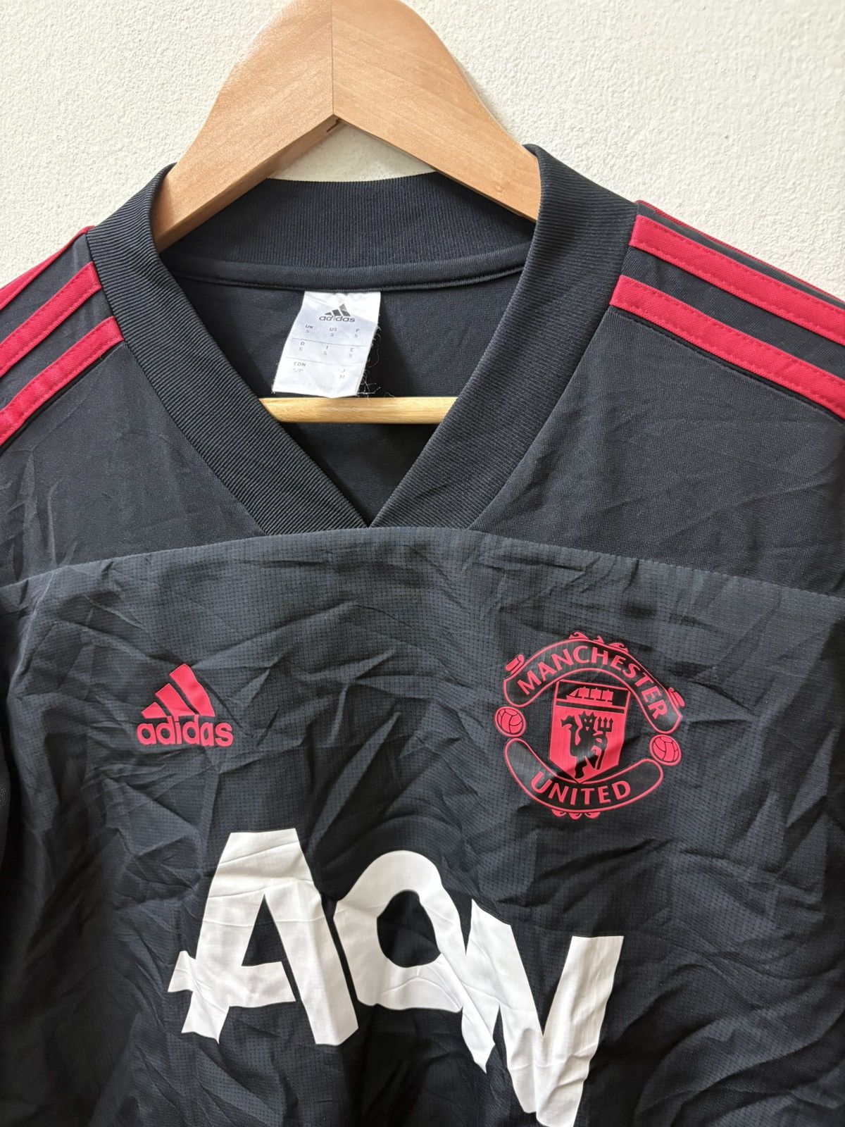 Adidas MANCHESTER UNITED TRAINING KIT 2018/2019 AON LONGSLEEVE Size US S / EU 44-46 / 1 - 3 Thumbnail