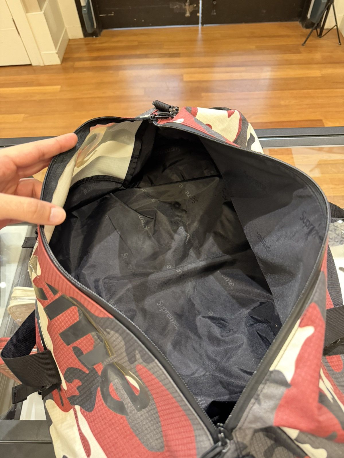 Supreme Supreme SS21 Red Camo Duffle Bag Size ONE SIZE - 6 Thumbnail