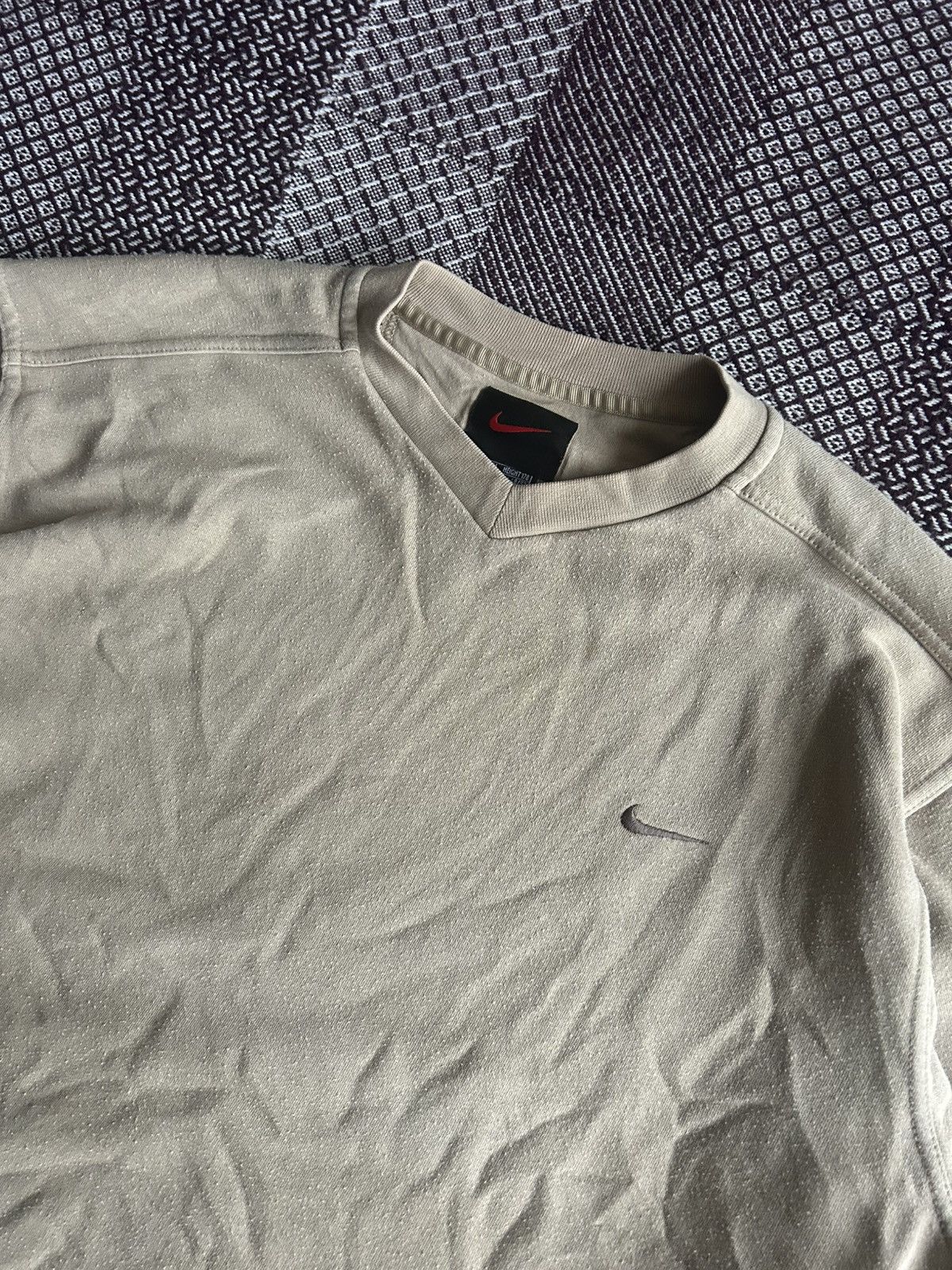 Nike Vintage Nike Beige Sweatshirt 90s Rare Small Logo Size M/L Size US M / EU 48-50 / 2 - 3 Thumbnail