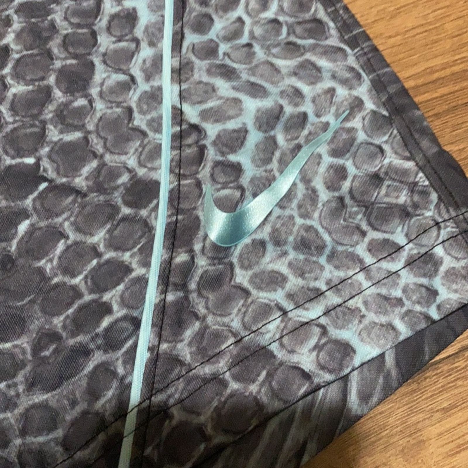 Nike 2010 Nike Kobe Snake Skin Dri-Fit Shorts Size US 28 / EU 44 - 3 Thumbnail