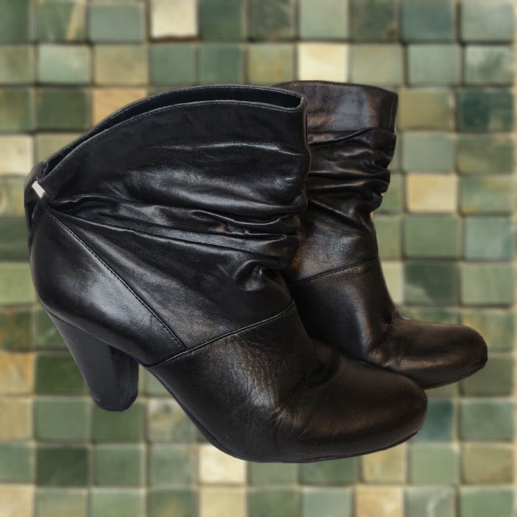 Vintage Bcbg Women's Black Leather Ankle Bootie Boots Size 7.5 Slouchy Heel Shoes Block Heel Shoes Leather Boots Womens