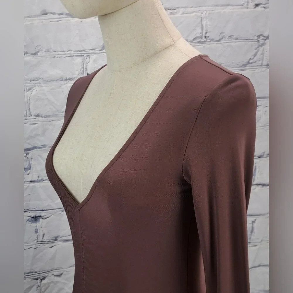 Aritzia Wilfred Aveyron Dress in Red Midi V-Neck Long Sleeves Ruche Size XXS / US 00 / IT 34 - 6 Thumbnail