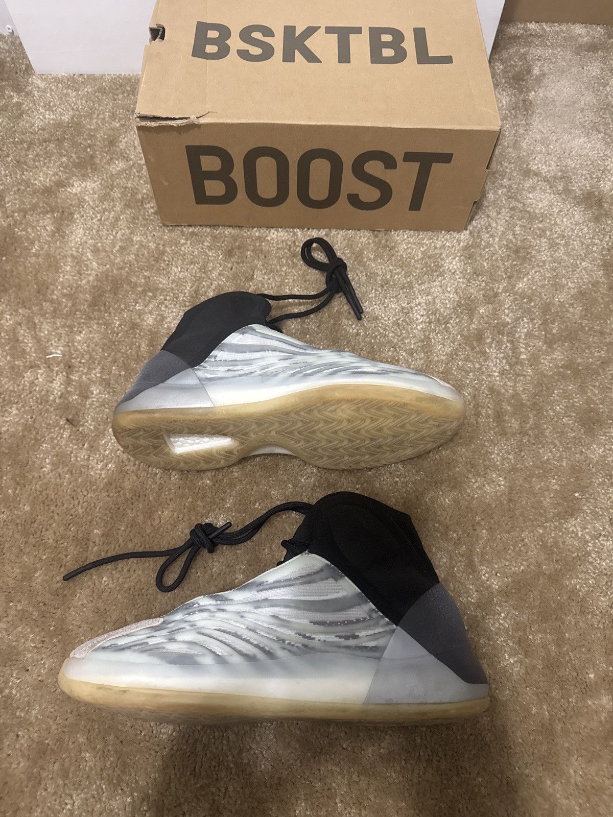 Yeezy Yeezy QNTM Size US 8.5 / EU 41-42 - 1 Thumbnail