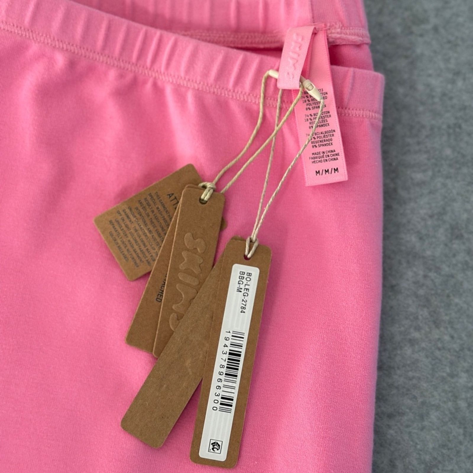 SKIMS Skims Outdoor Split Hem Legging - Bubble Gum Size 28" / US 6 / IT 42 - 4 Thumbnail