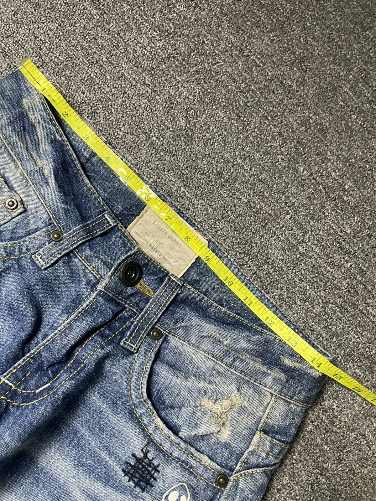 Japanese Brand Vintage LOLITA Distressed Denim Ripped Jeans (94) Size US 29 - 9 Thumbnail