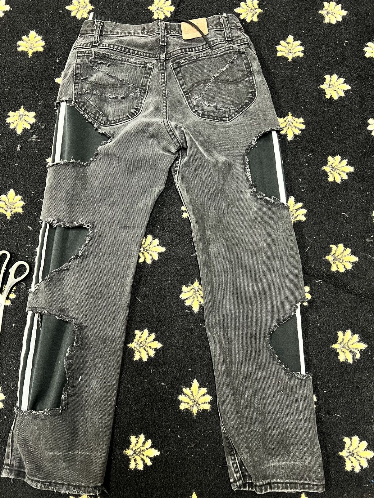Adidas Slashed jeans Size US 33 - 2 Thumbnail