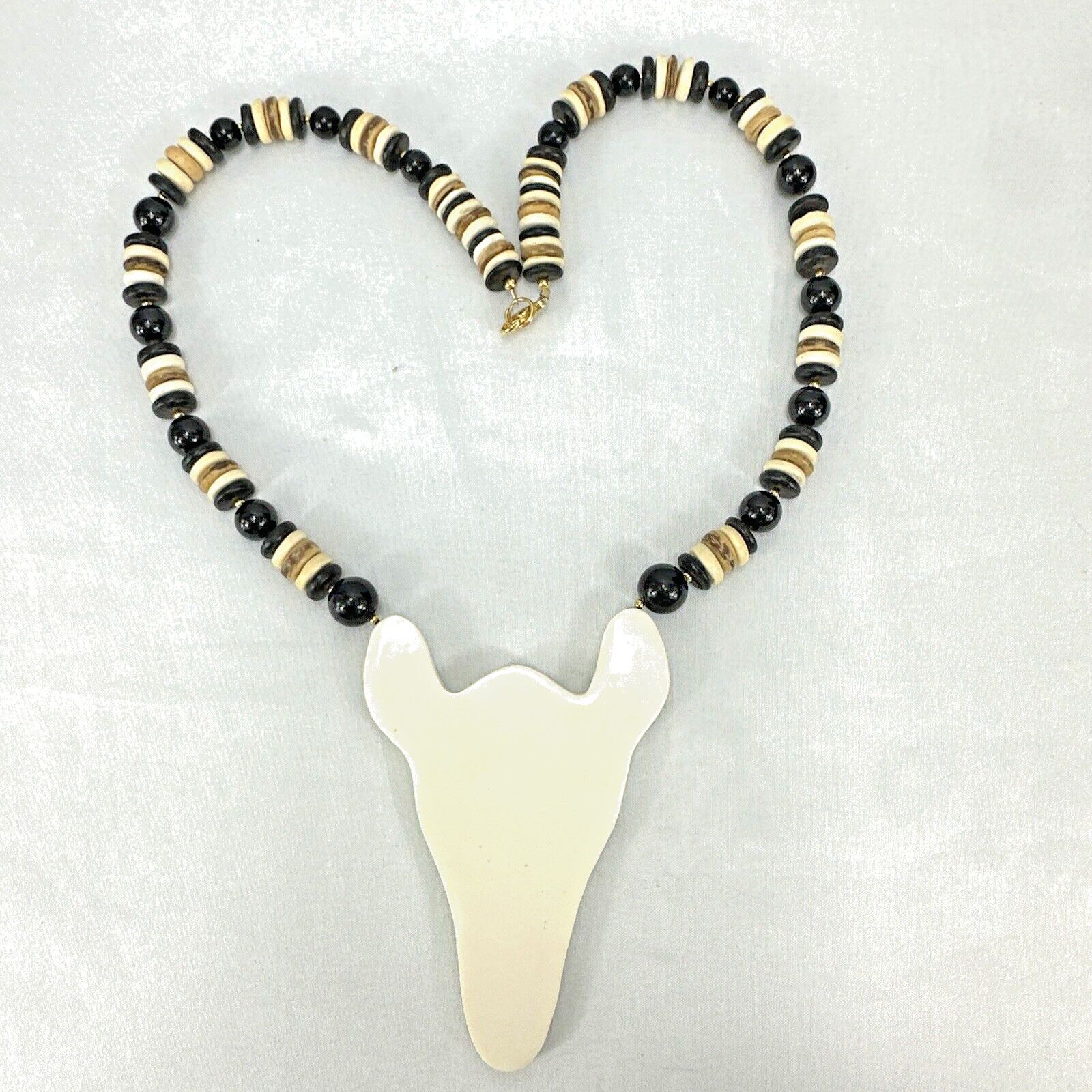 Handmade Lee Sands Giraffe Beaded Necklace Hawaiian Natural Materials Size ONE SIZE - 3 Thumbnail
