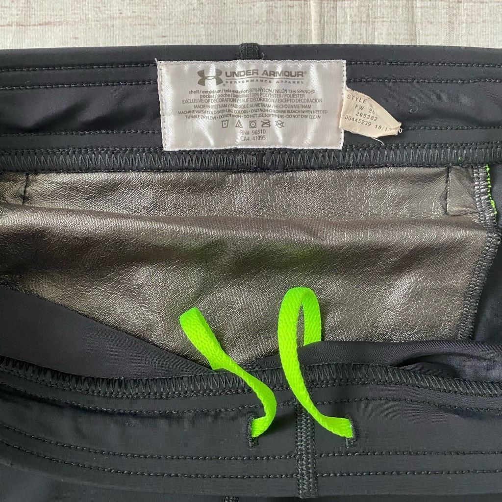 Under Armour Under Armour women M compression heatgear pull on capris leg Size 30" / US 8 / IT 44 - 4 Thumbnail