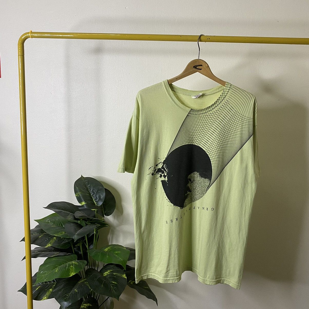 Vintage Vtg Y2K LA Streetwear Brand GRN Apple Tree Made in USA Tee Size US L / EU 52-54 / 3 - 1 Thumbnail