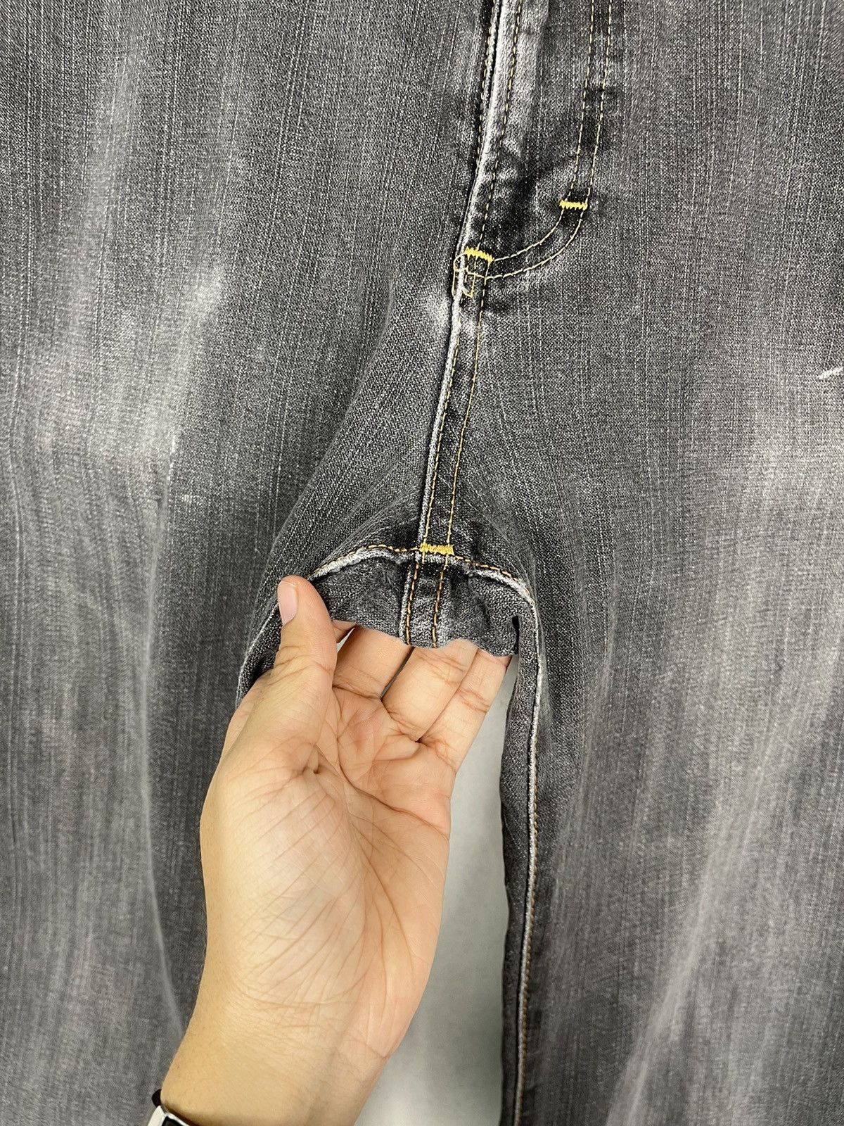 Japanese Brand WRANGLER FADED BLACK ZIPPER FLY JEANS W34 L44 Size US 34 / EU 50 - 11 Thumbnail