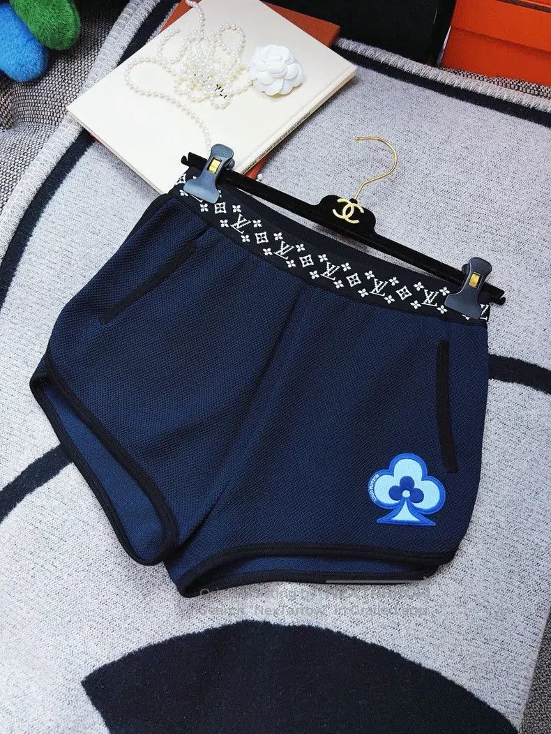 Louis Vuitton Louis Vuitton size xs Playing card shorts Size 23" - 9 Thumbnail