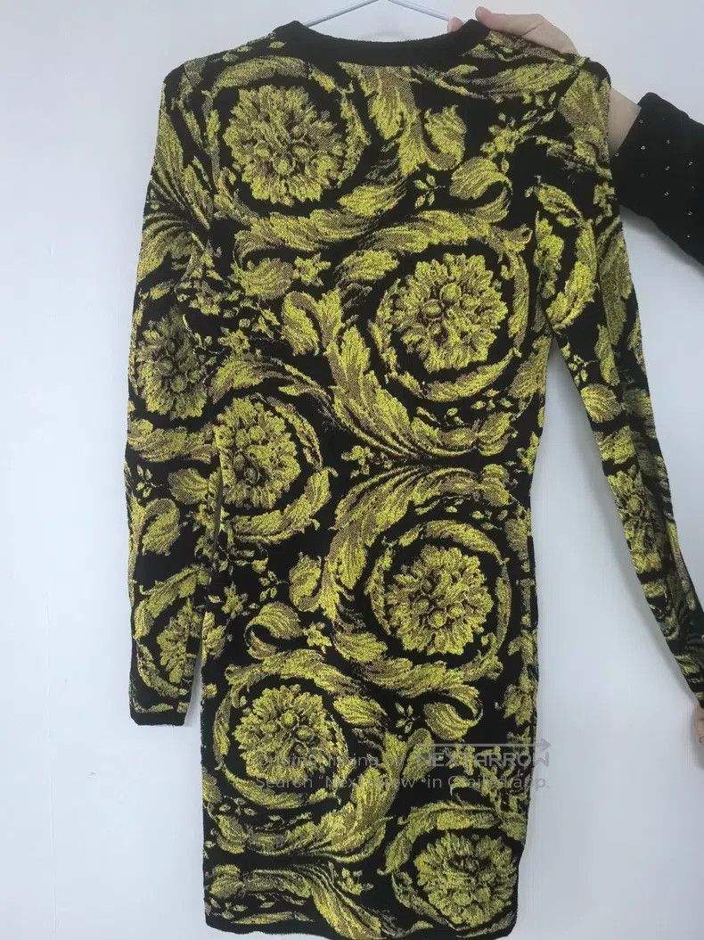Versace Versace Black gold baroque pattern skirt Size XS / US 0-2 / IT 36-38 - 1 Thumbnail