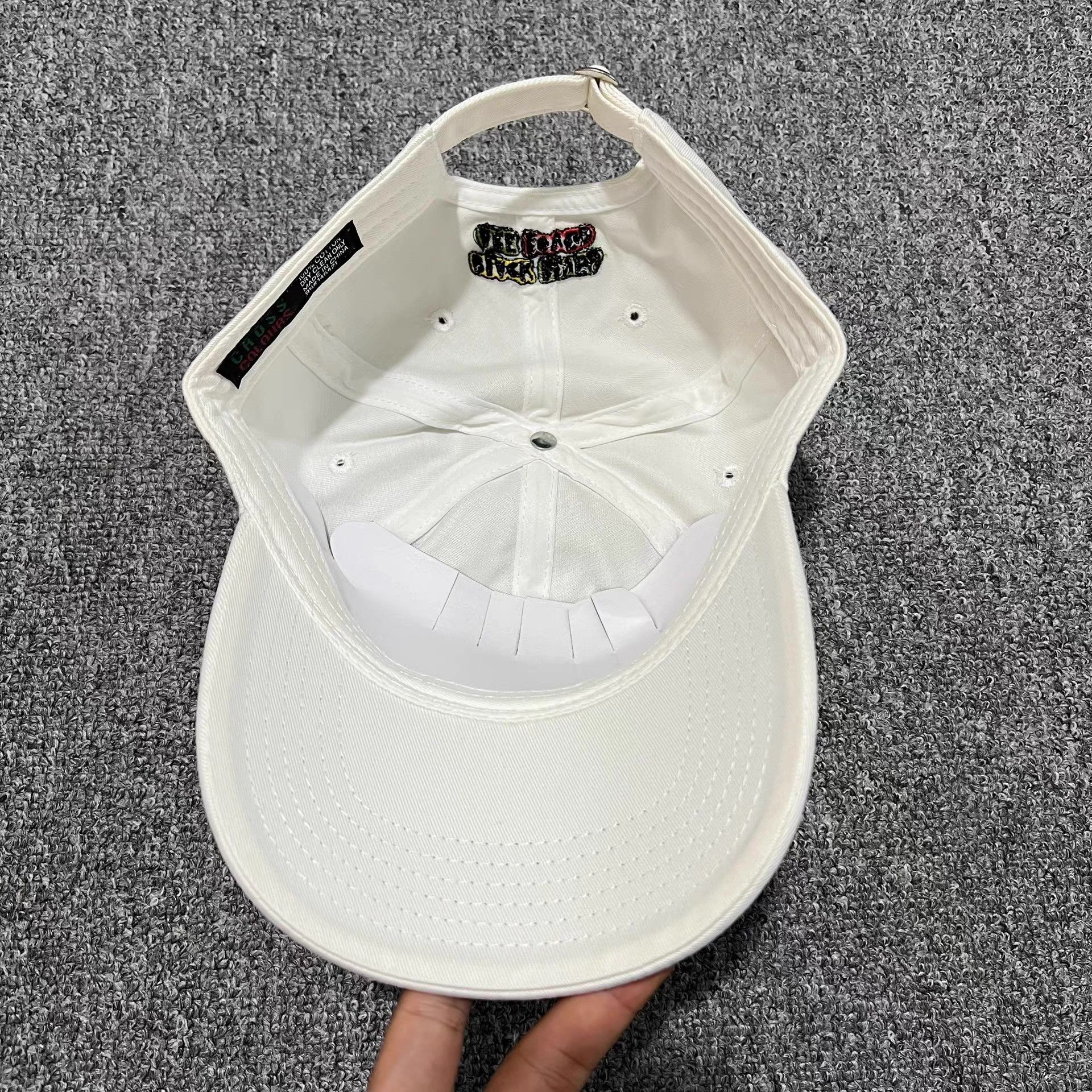 Cross Colours Cross Colours Embroidered Curved Brim Baseball Cap Q7 Size ONE SIZE - 4 Thumbnail