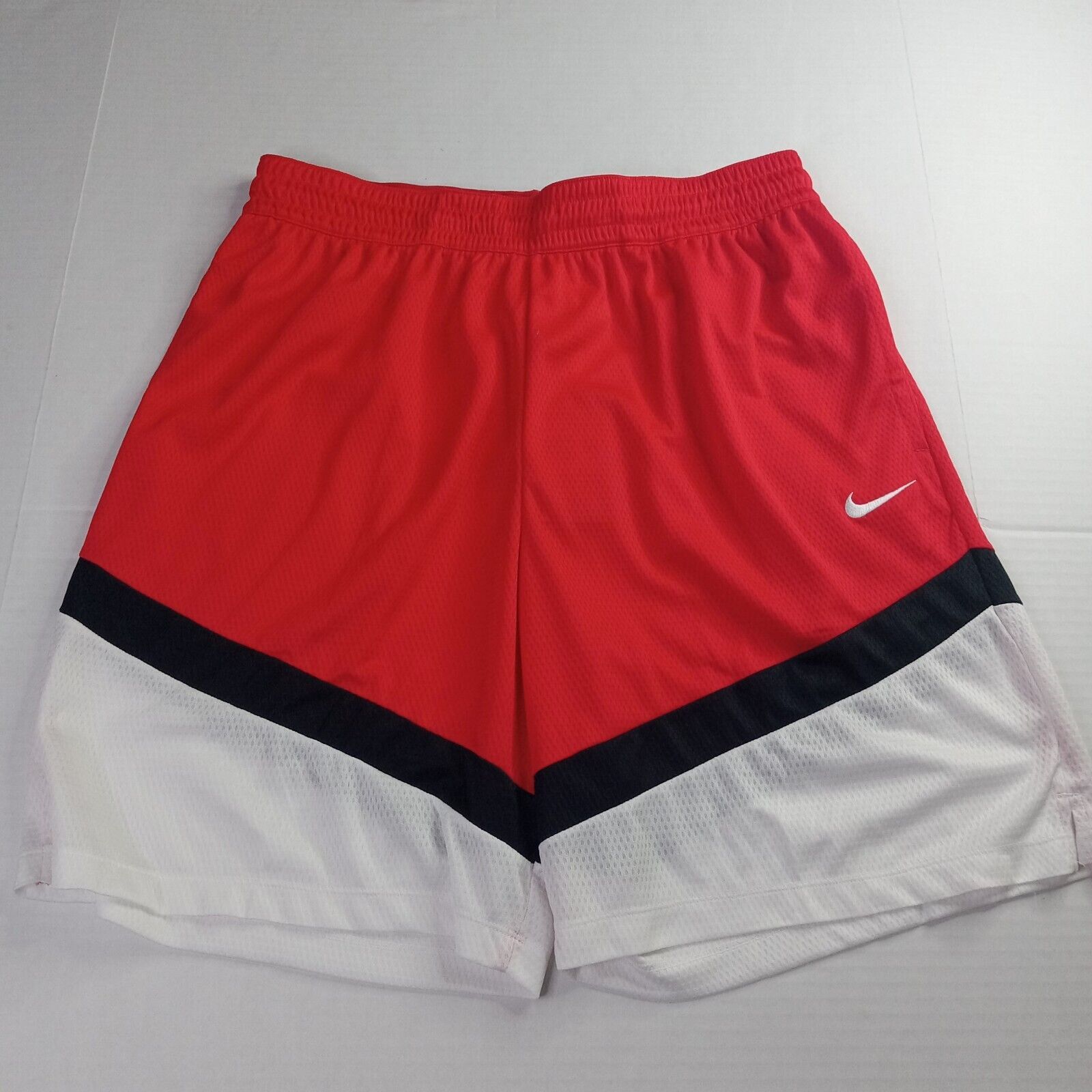 Nike Men's Nike Loose Fit Basketball Shorts Size L Red White Size US 32 / EU 48 - 1 Thumbnail