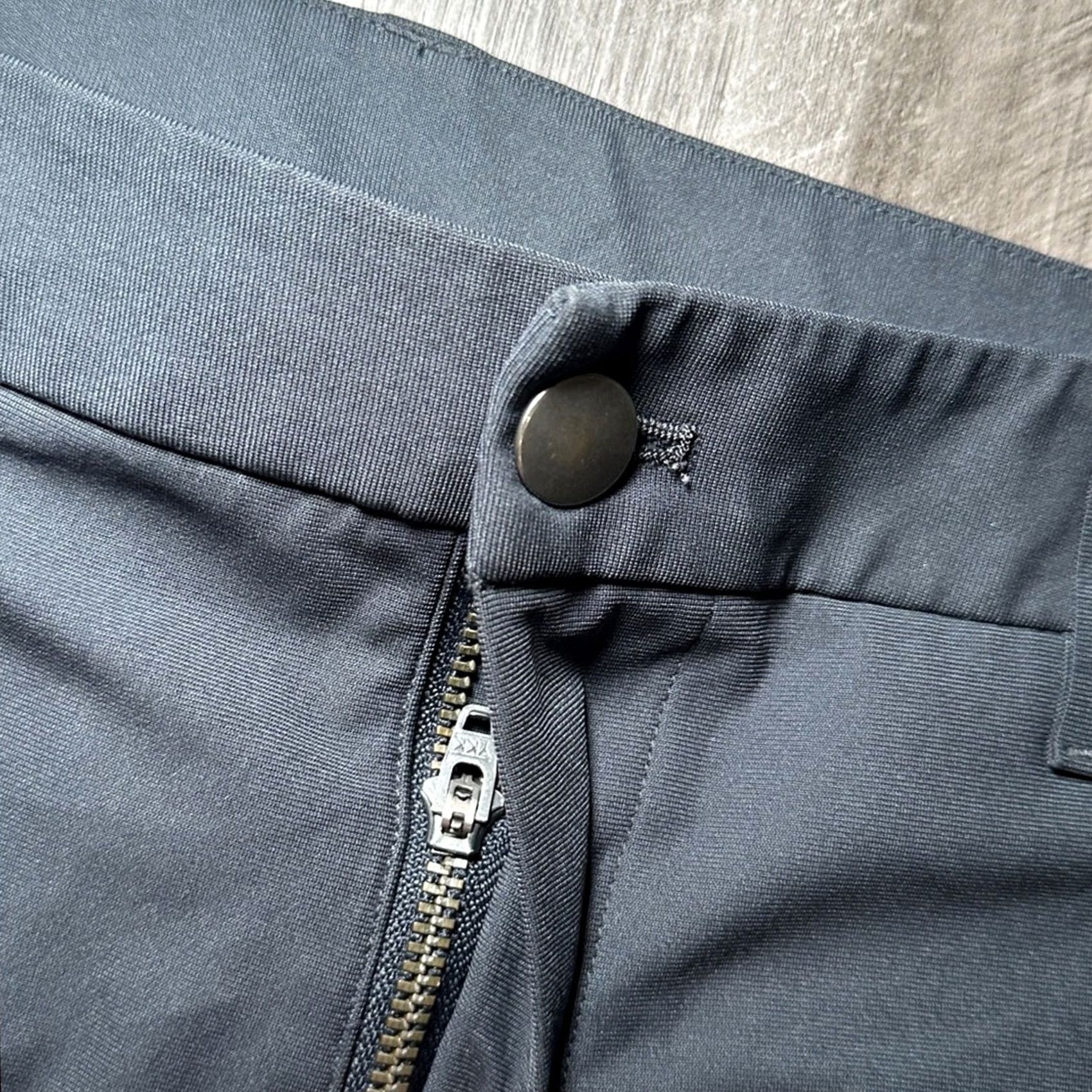 Lululemon Lululemon ABC Classic Fit Warpstreme 5 Pocket Pants Men 36 Black Chino Inseam 30 Regular Size 36 Mens Size US 36 / EU 52 - 7 Thumbnail