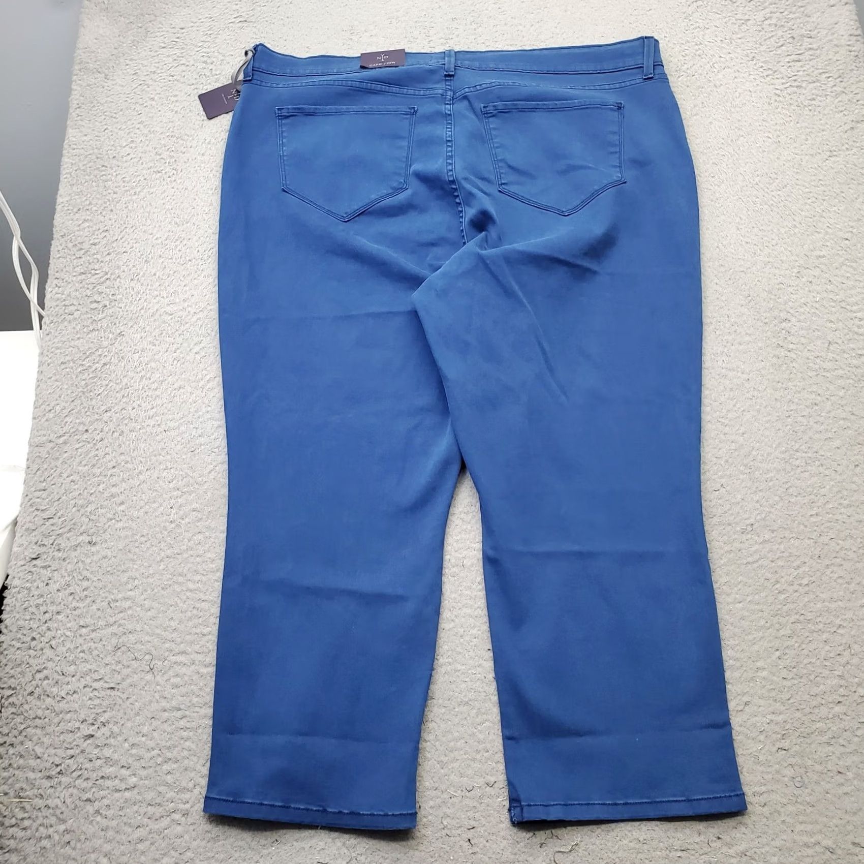NYDJ NYDJ Dayla Wide Cuff Capri Jeans Womens 22W Blue Denim Flat Front 5-Pocket Design Size 40" / US 18 - 2 Thumbnail
