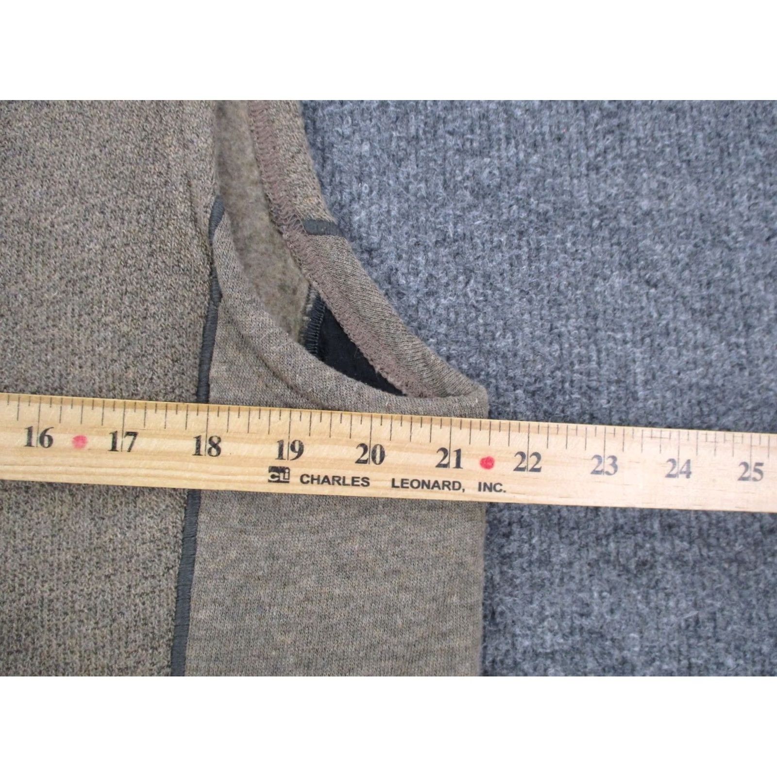 Vintage Kuhl Vest Jacket Mens L Brown Polyester Fleece Zip Full Zip Pockets Outdoor Hiking Windproof Thermal 90s Theme Winter Fall Size US L / EU 52-54 / 3 - 5 Thumbnail
