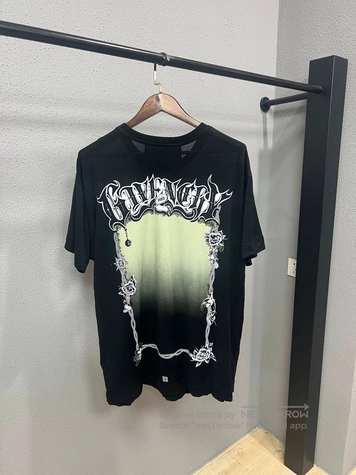 Givenchy Givenchy Short Sleeve T. Size US M / EU 48-50 / 2 - 2 Thumbnail
