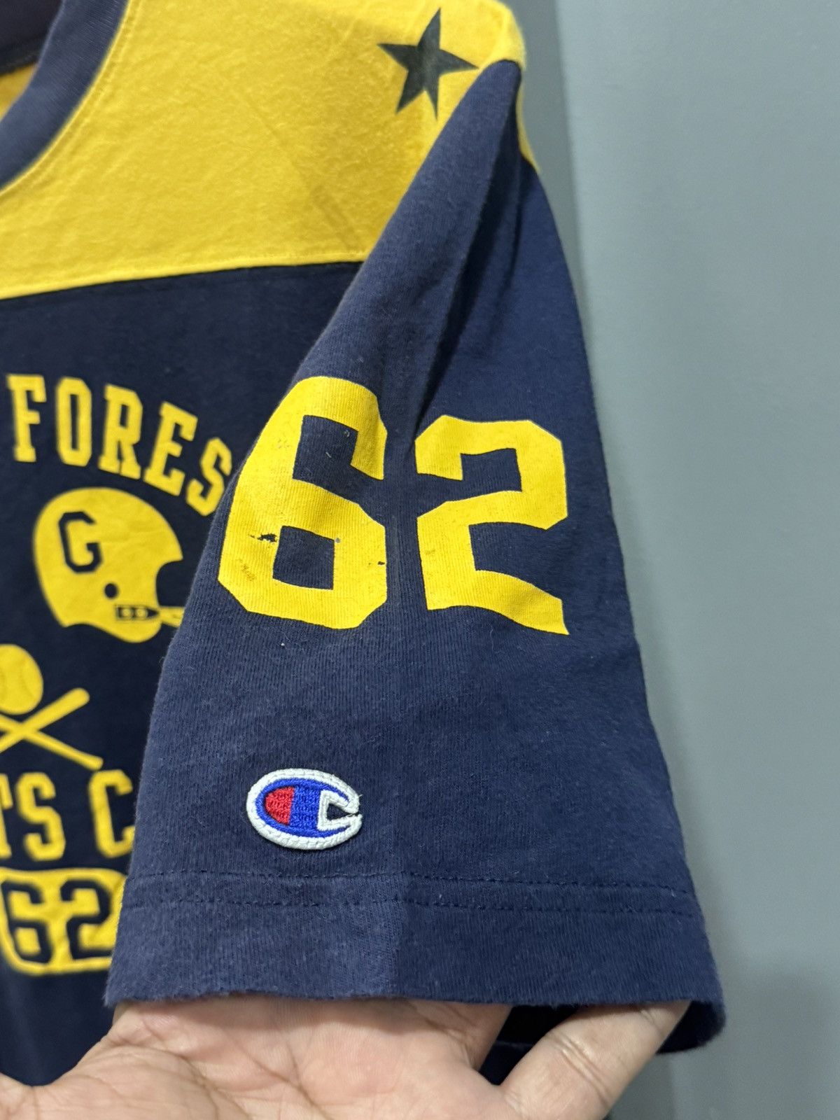Champion CHAMPION - vintage raglan tshirt Size US L / EU 52-54 / 3 - 6 Thumbnail