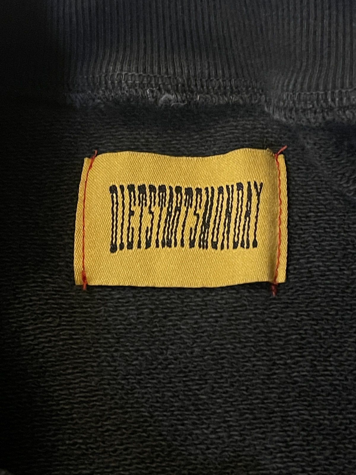 Diet Starts Monday Diet Starts Monday Sweatshirt Crewneck Size Medium Logo Size M / US 6-8 / IT 42-44 - 3 Thumbnail