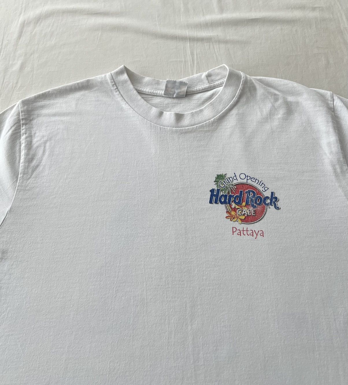 Hard Rock Cafe Vintage 90s Hard Rock Cafe Pattaya Surf White T-shirt Size US L / EU 52-54 / 3 - 3 Thumbnail