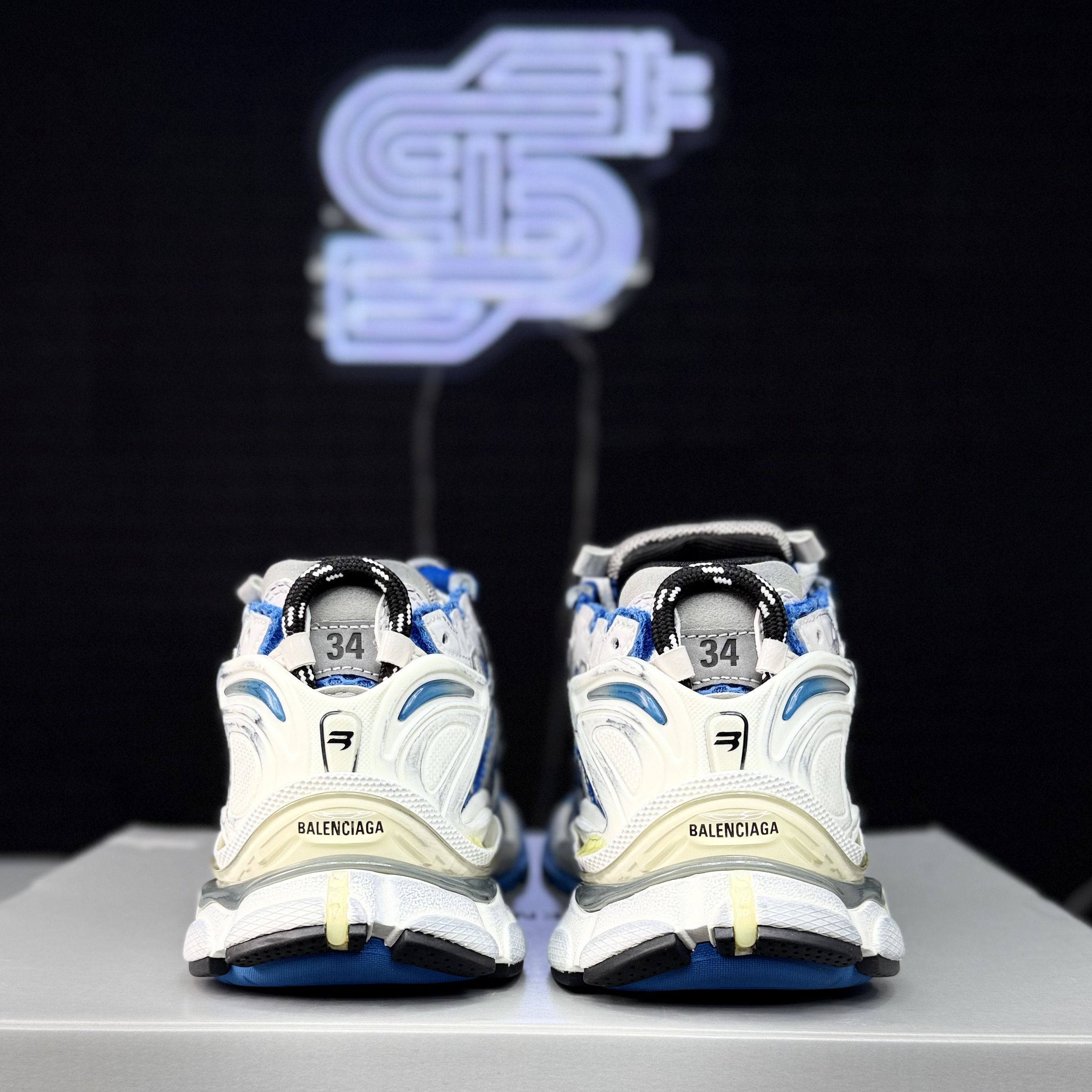 Balenciaga Balenciaga Runner Blue/White Size US 4 / IT 34 - 6 Thumbnail