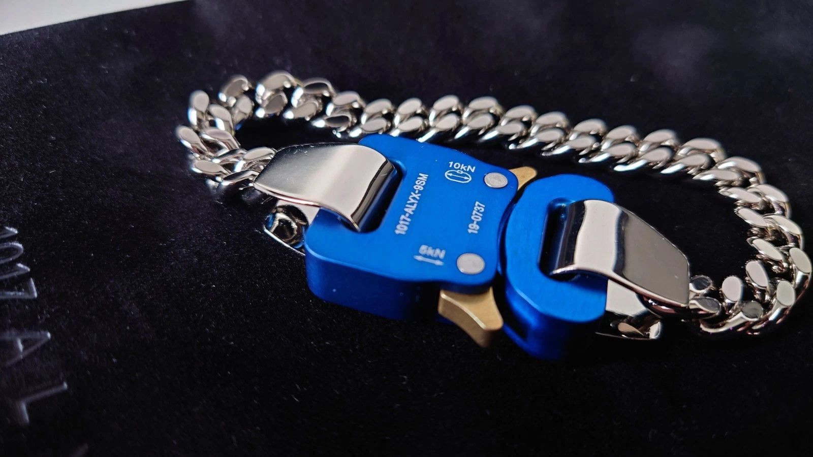 1017 ALYX 9SM 1017 Alyx 9SM Classic Bracelet MTY0001 Silver/Blue L/XL S22 Size ONE SIZE - 8 Thumbnail