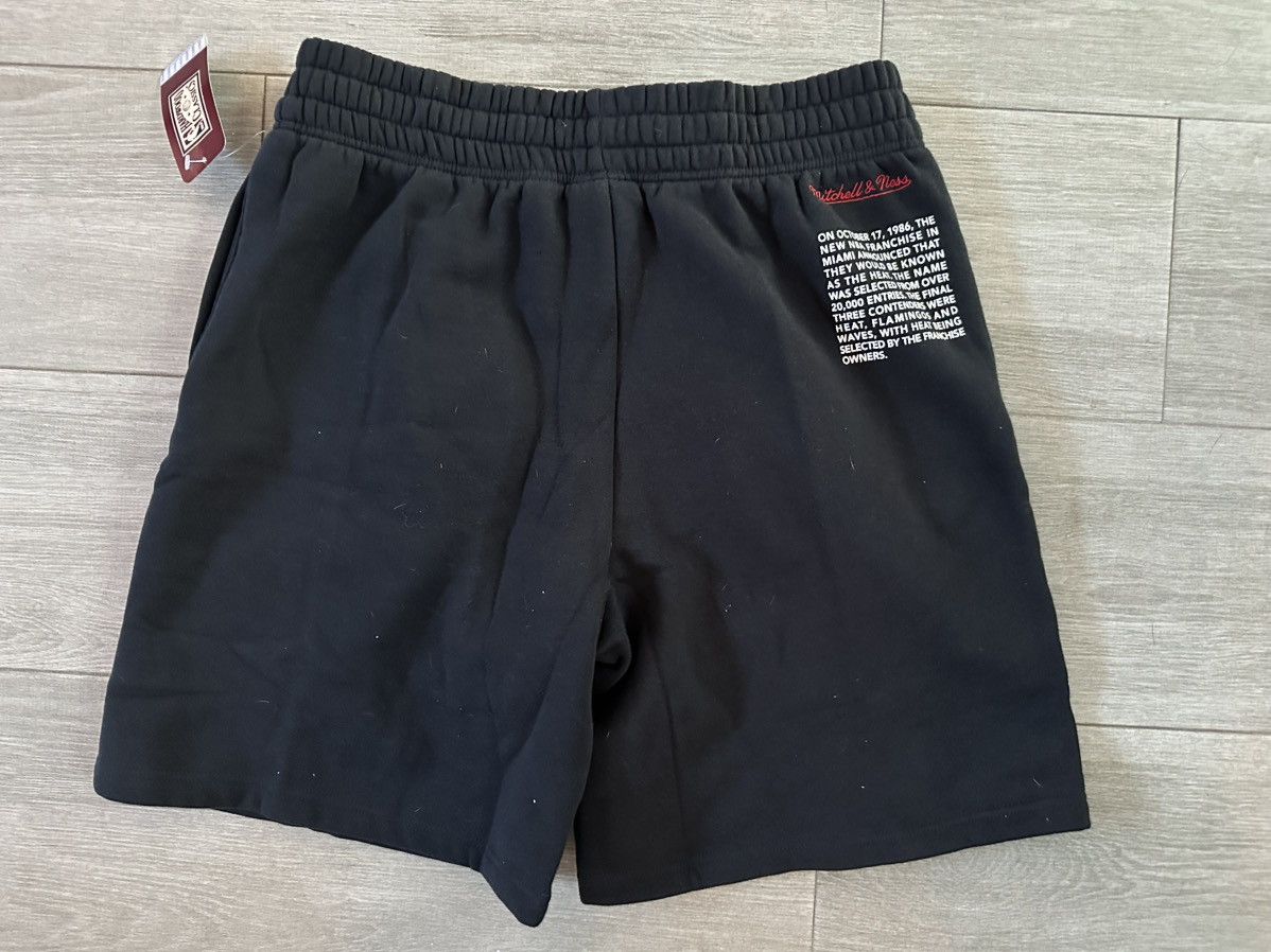 Mitchell & Ness × NBA Miami Heat Mitchell & Ness Origins Fleece Shorts Sz L Large Size US 36 / EU 52 - 11 Thumbnail