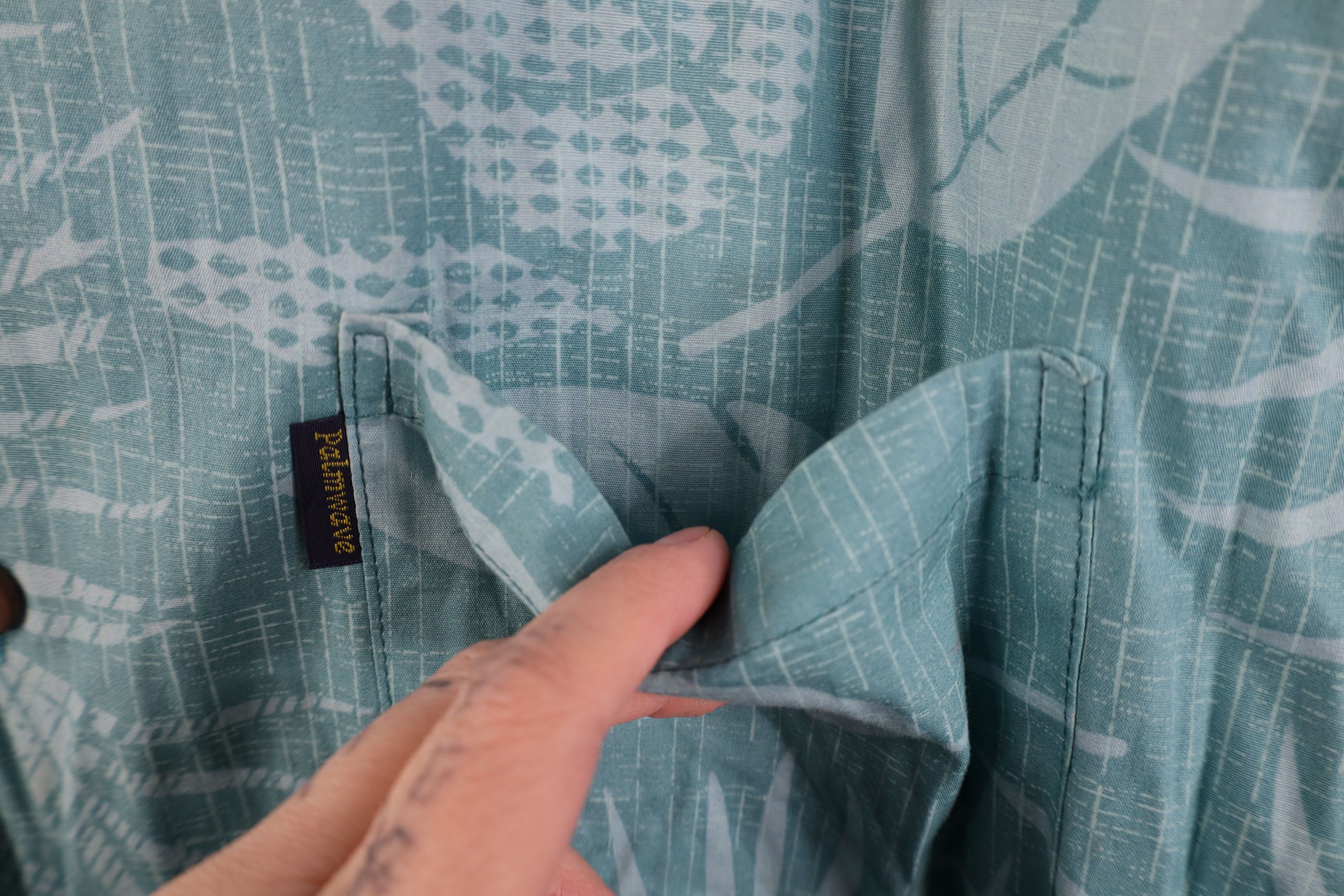 Vintage Vintage 90s Streetwear Leaf Beach Luau Hawaiian Button Shirt Size US XL / EU 56 / 4 - 5 Thumbnail