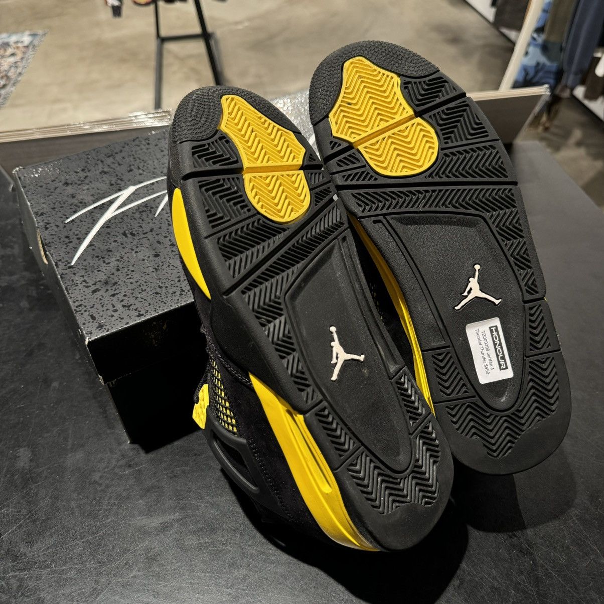 Jordan Brand Jordan 4 Retro Lightning Size US 10.5 / EU 43-44 - 10 Thumbnail