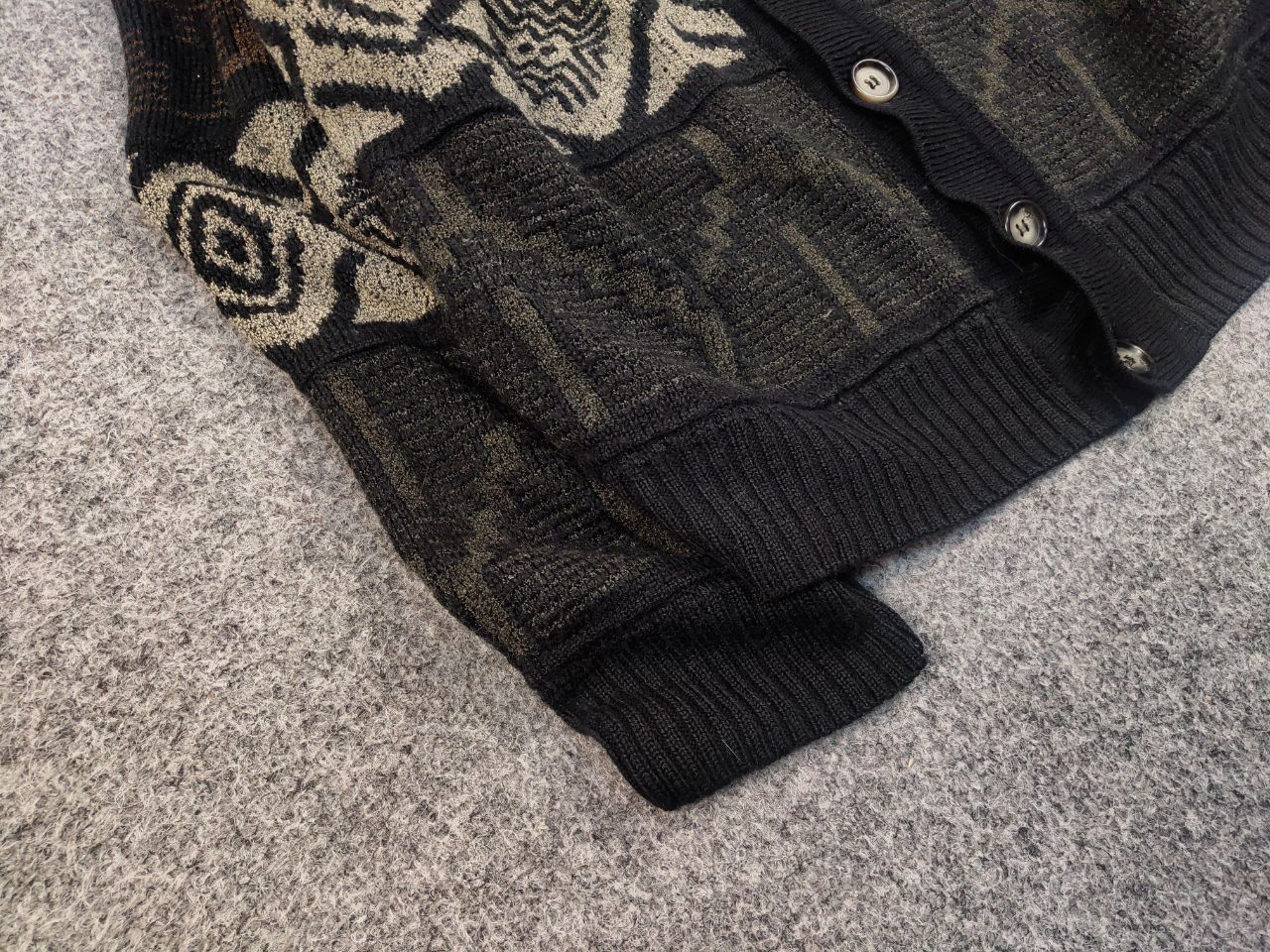 Japanese Brand Vintage 90's Japanese Style Knit Art Dark Pattern Cardigan Size US M / EU 48-50 / 2 - 6 Thumbnail