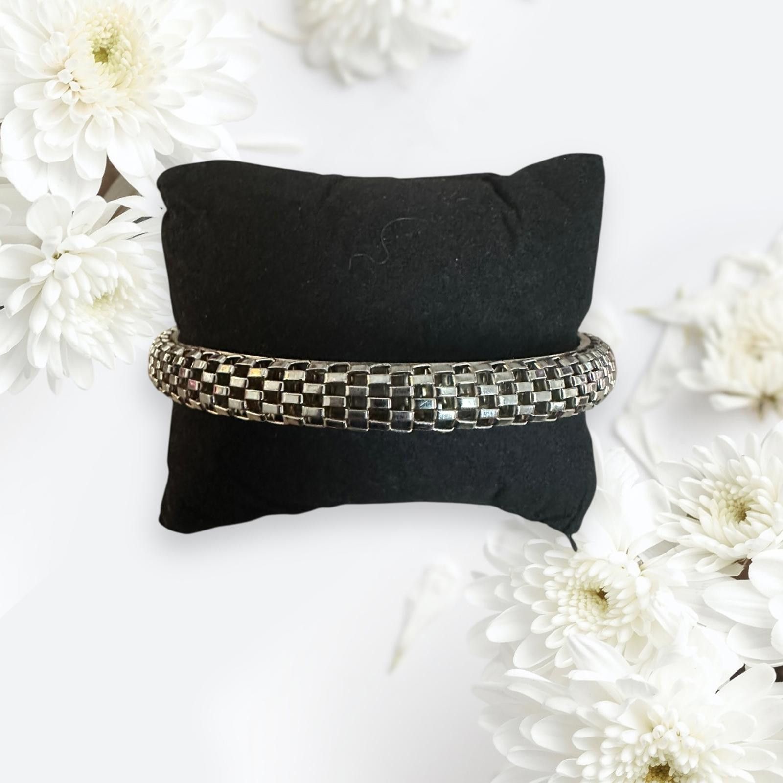 The Unbranded Brand Silver Tone Checkered Bracelet • Geometric Pattern Size ONE SIZE - 1 Thumbnail