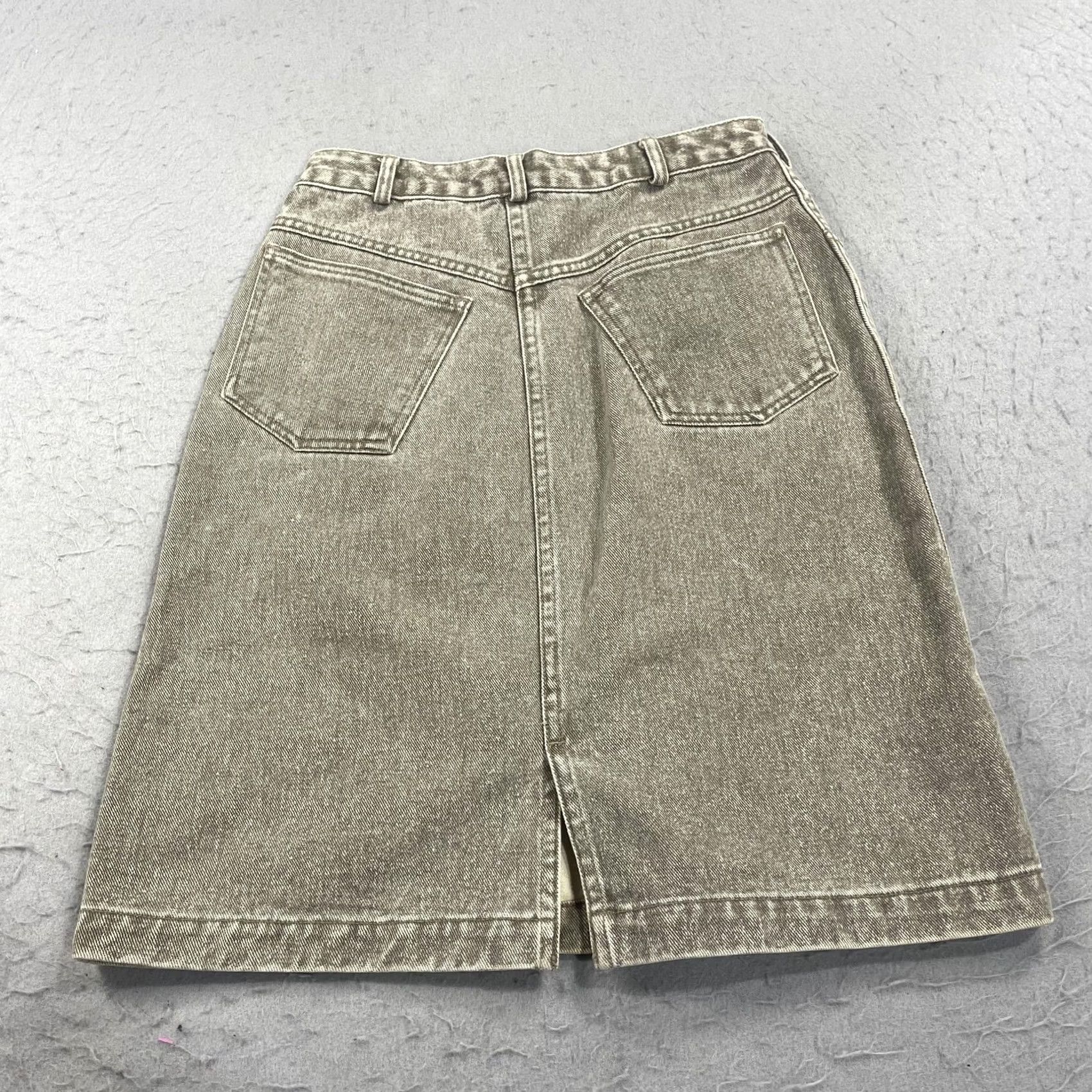 Banana Republic VINTAGE Banana Republic Skirt Womens 8 Gray Denim A-Line Knee Length 80s 90s Casual Slit Pockets Button Cap Notes: Cotton, Zip Mens Womens Girls Boys Size 30" / US 8 / IT 44 - 5 Thumbnail