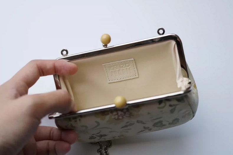 Kenzo KENZO size os Floating flower 2way hand purse Size ONE SIZE - 3 Thumbnail
