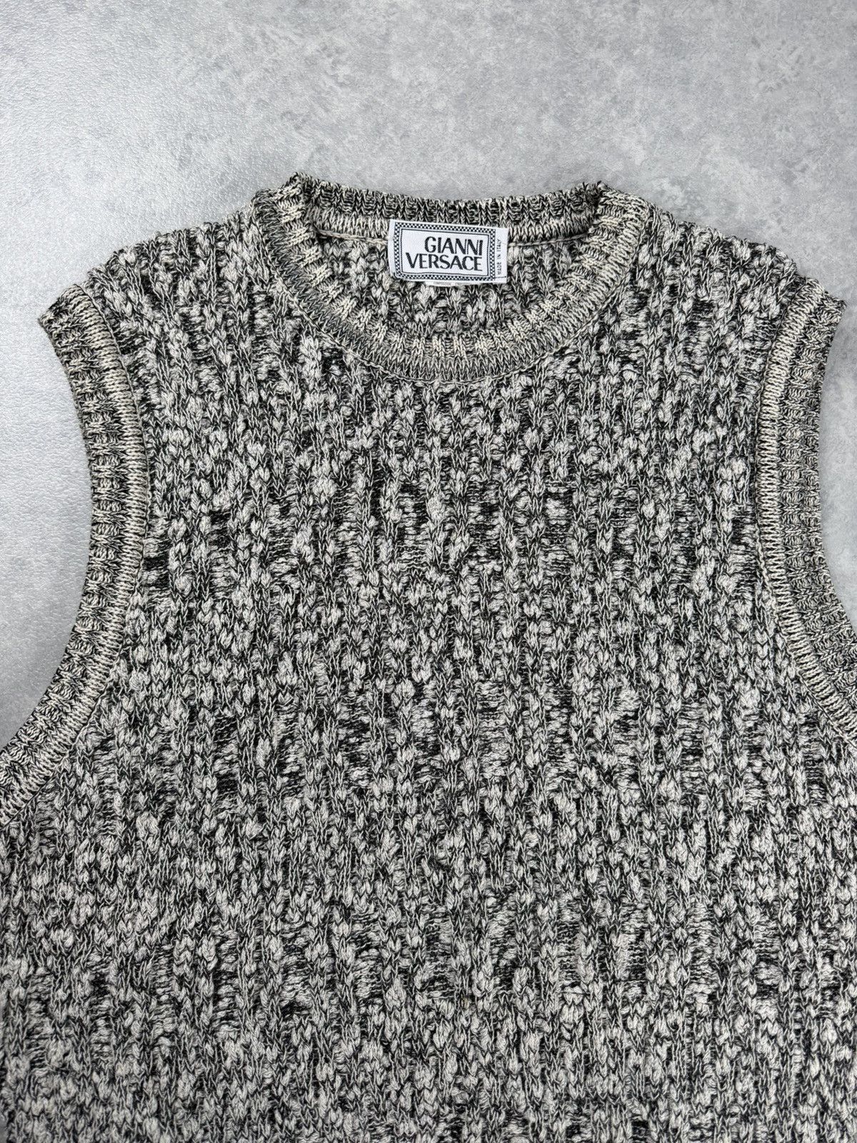 Versace Vintage Gianni Versace Knit Sweater Vest Size 50 Size US M / EU 48-50 / 2 - 3 Thumbnail