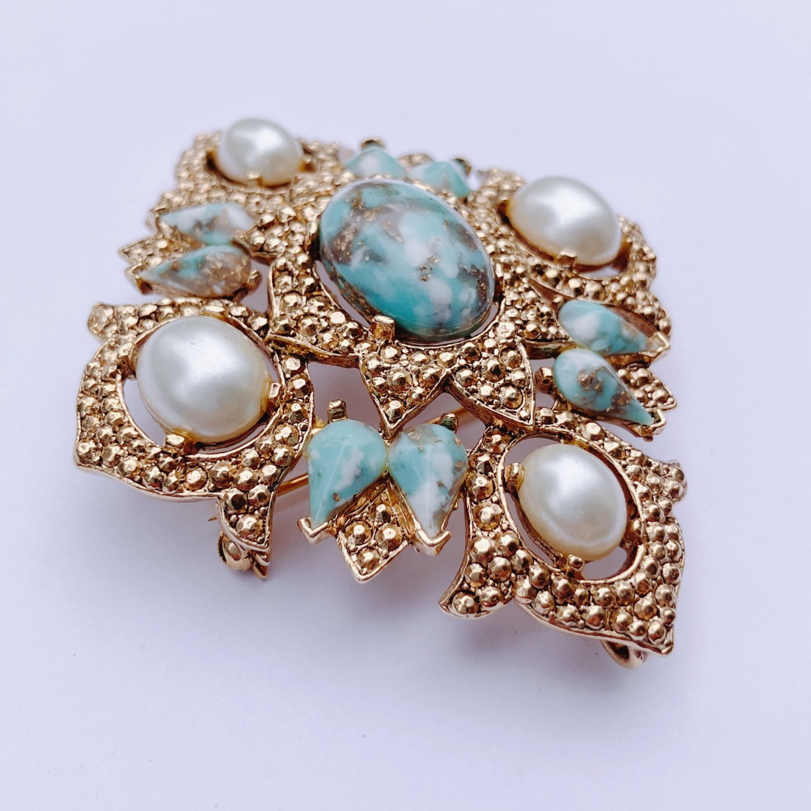 Vintage Signed Sarah Coventry Gold Tone Faux Turquoise Pearl Brooch Size ONE SIZE - 3 Thumbnail
