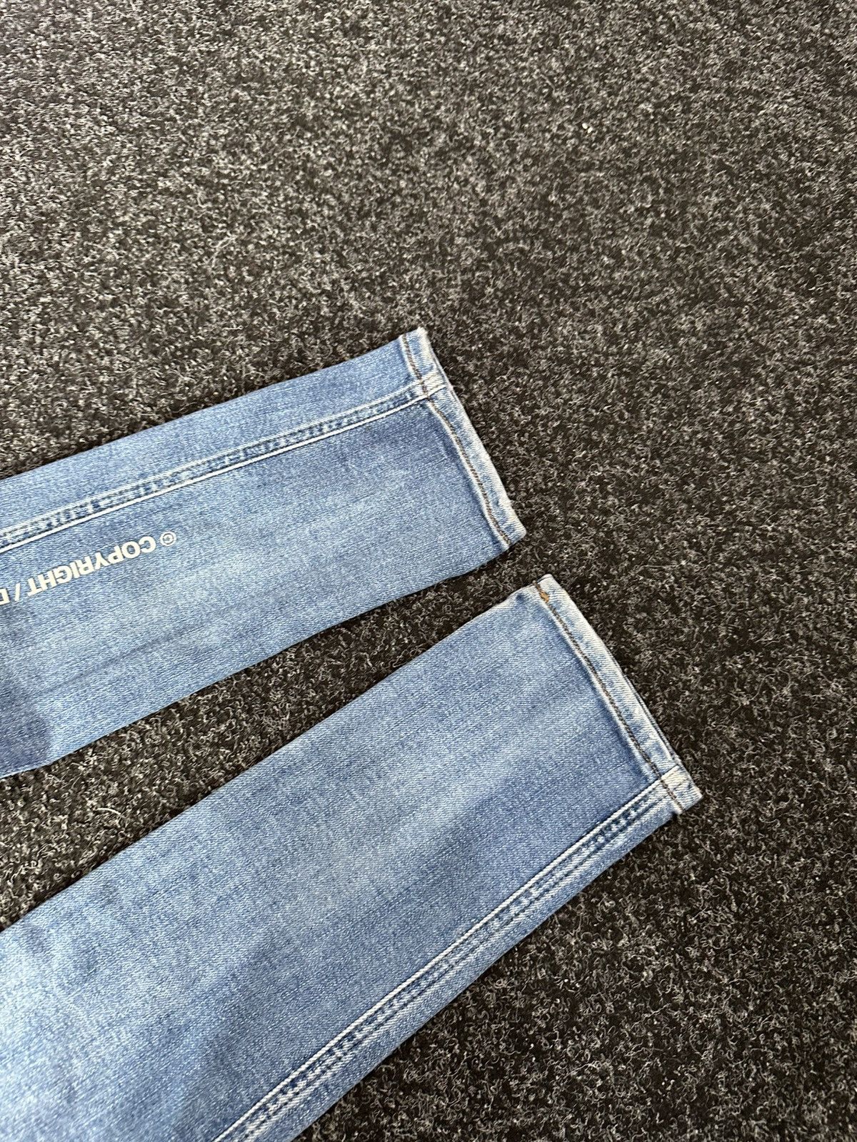 Diesel × Japanese Brand 🚨Diesel Washed Blue White Opium Punk Distressed COPYRIGHT Size 29" - 5 Thumbnail