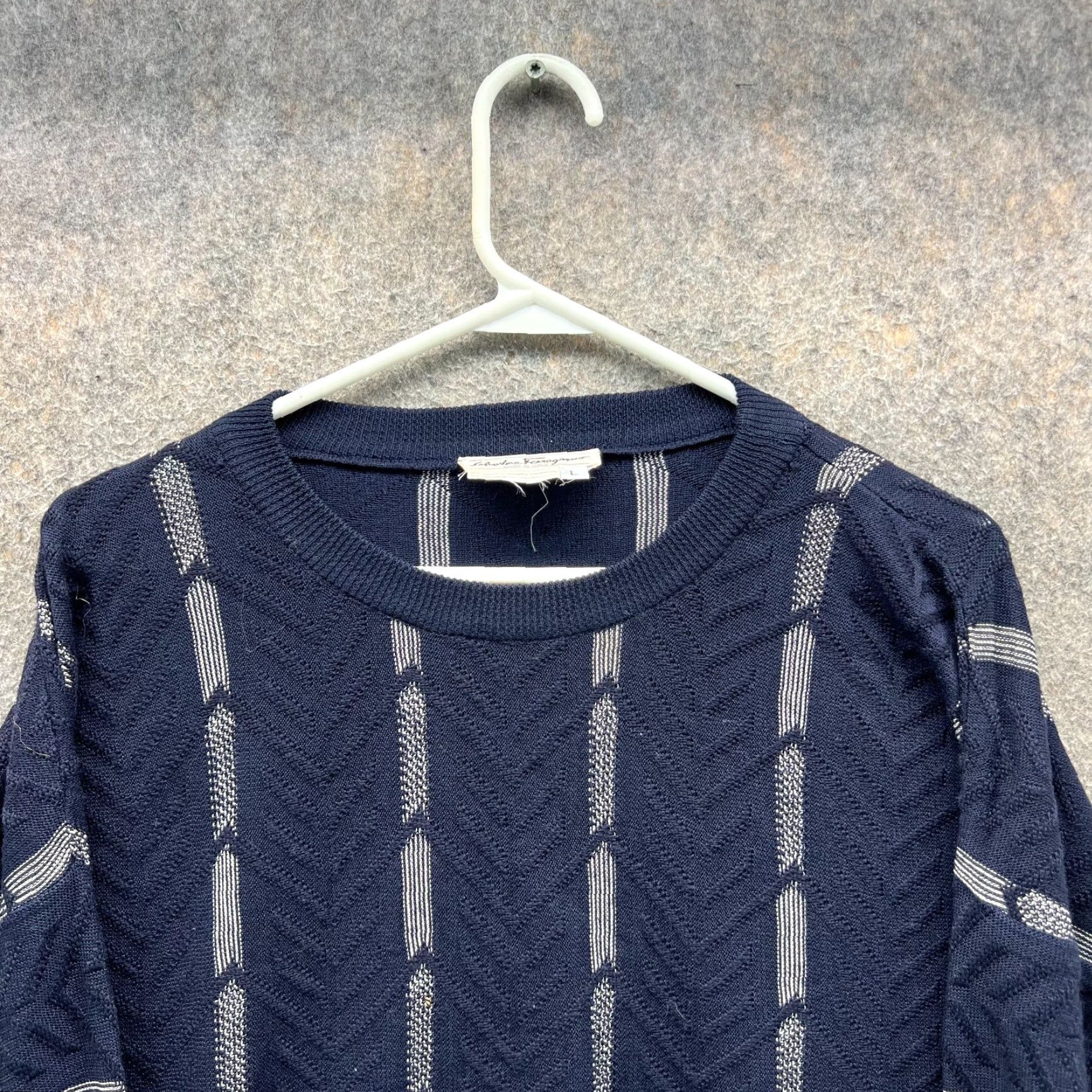 Salvatore Ferragamo VINTAGE Salvatore Ferragamo Sweater Men Large Blue Pullover Italy Fleece Cashmere Rare Size US L / EU 52-54 / 3 - 2 Thumbnail