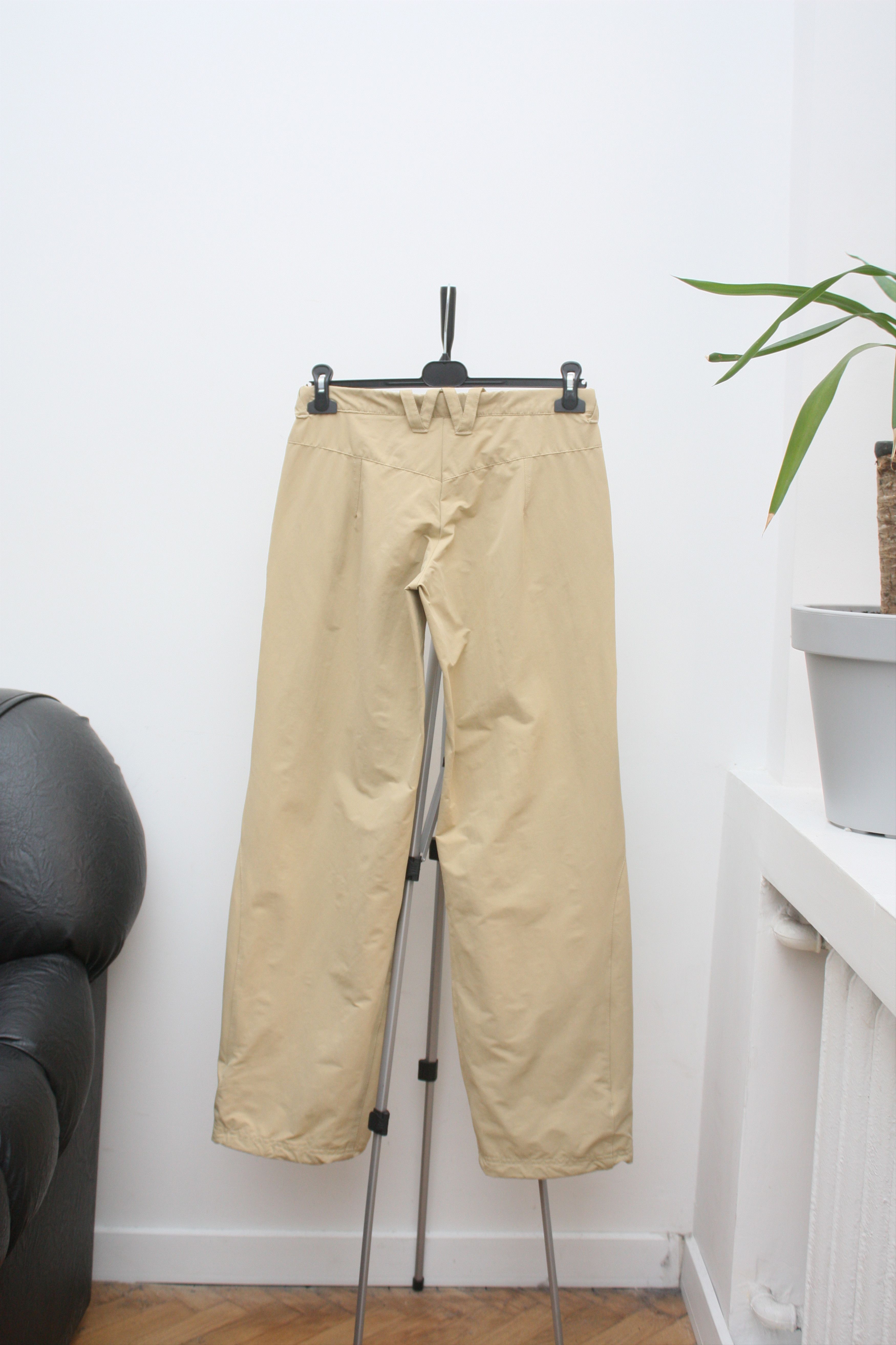 Nike ACG Nike ACG Vintage Beige Pants Women's US2 Size 26" / US 2 / IT 38 - 3 Thumbnail