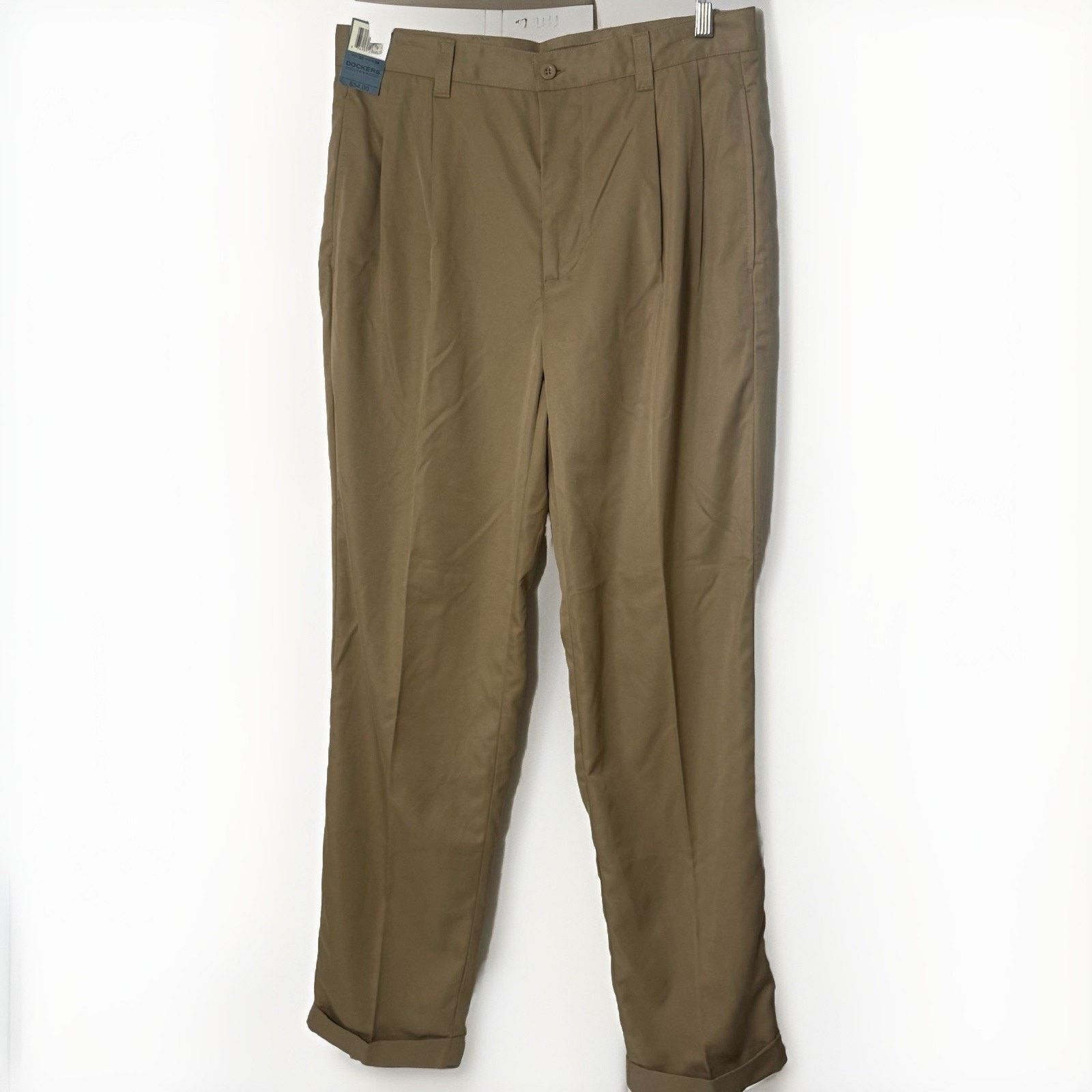 Dockers NWT Dockers Golf Tour Pants Mens 32x34 Khaki Pleated Chino Size US 32 / EU 48 - 1 Thumbnail