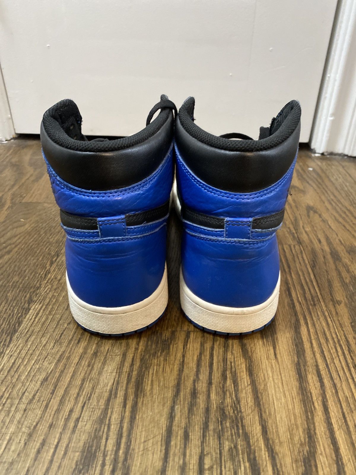 Jordan Brand Air Jordan 1 Royal 2017 Size US 9.5 / EU 42-43 - 4 Thumbnail