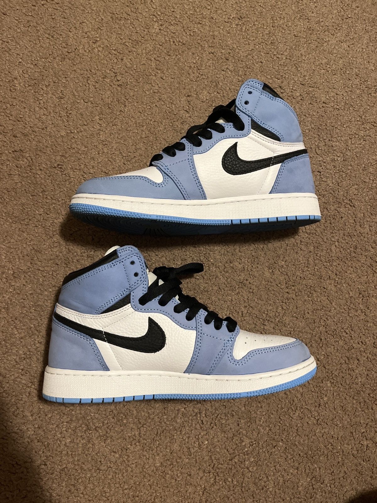 Jordan Brand Air Jordan 1 Retro High OG GS Size US 7 / EU 40 - 7 Thumbnail